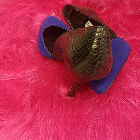 Heels - Picture 4 of 4